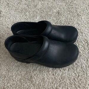 Dansko Leather Clogs Size 38 (US 7.5-8)